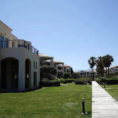 Cassiopeia 2-bedroom Lower Apt On With Pool Διαμέρισμα
