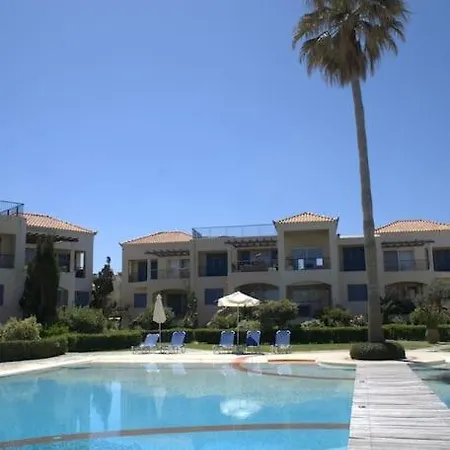 Cassiopeia 2-bedroom Lower Apt On With Pool