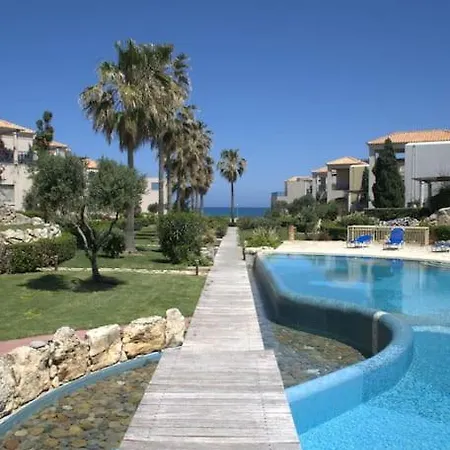 Cassiopeia 2-bedroom Lower Apt On With Pool Διαμέρισμα