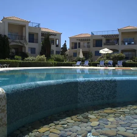 Cassiopeia 2-bedroom Lower Apt On With Pool
