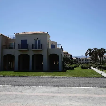 Cassiopeia 2-bedroom Lower Apt On With Pool Apartment *